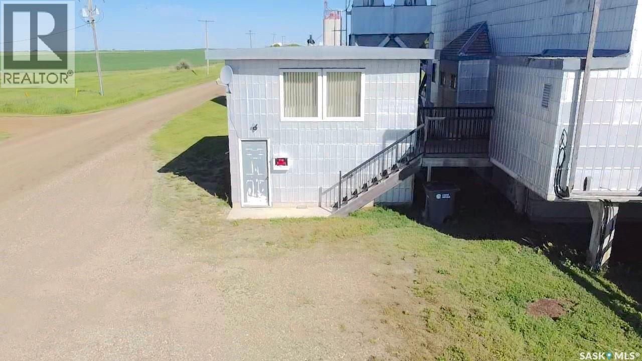 Quantum Processing, Eyebrow Rm No. 193, SK