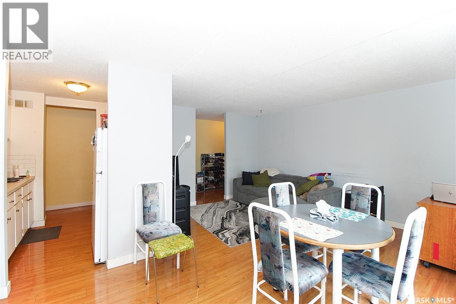 34 39 Centennial Street, Regina, SK - Indoor Photo Showing Dining Room
