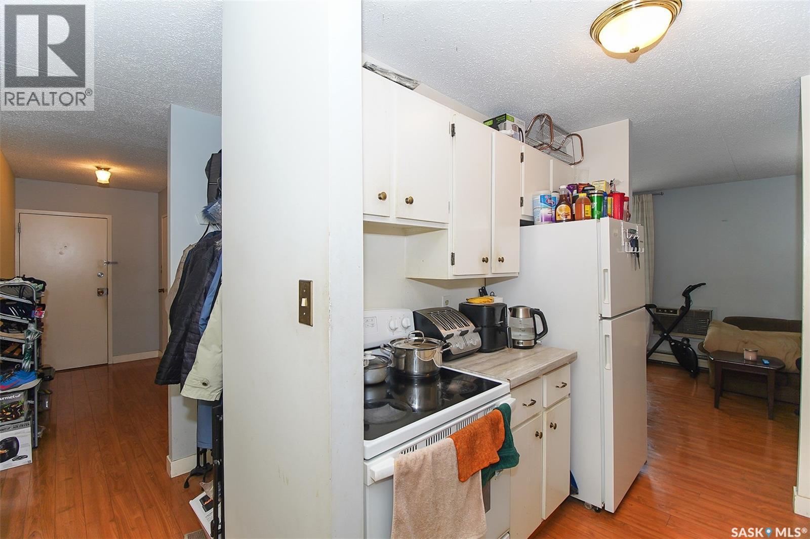 34 39 Centennial Street, Regina, SK - Indoor Photo Showing Kitchen