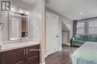 Th#2 - 360 R Dundas Street E, Toronto, ON - Indoor