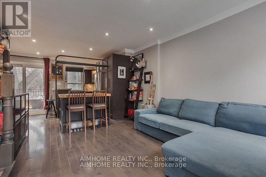Th#2 - 360 R Dundas Street E, Toronto, ON - Indoor Photo Showing Living Room