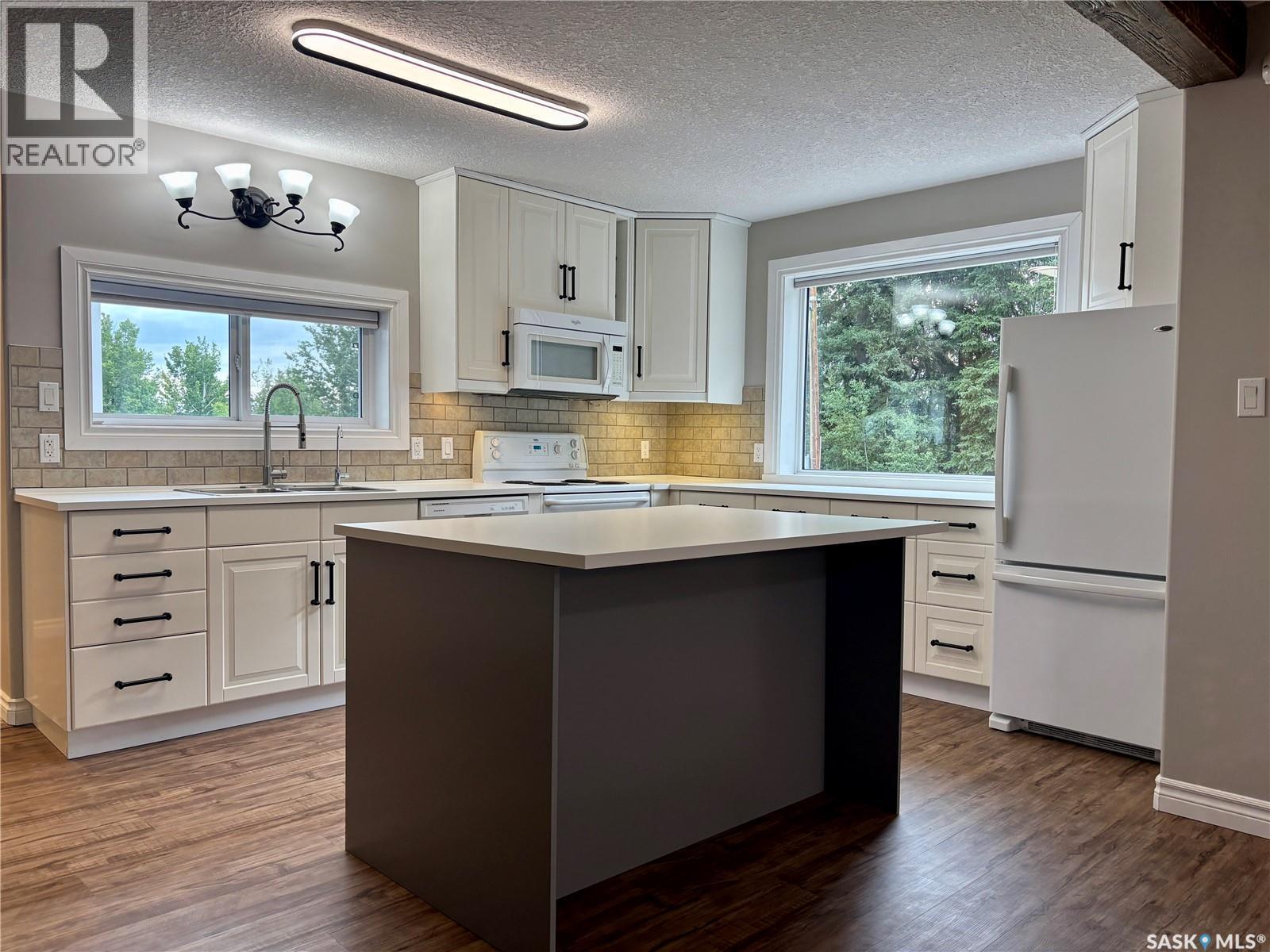 Siklenka Homestead, Parkdale Rm No. 498, SK - Indoor Photo Showing Kitchen