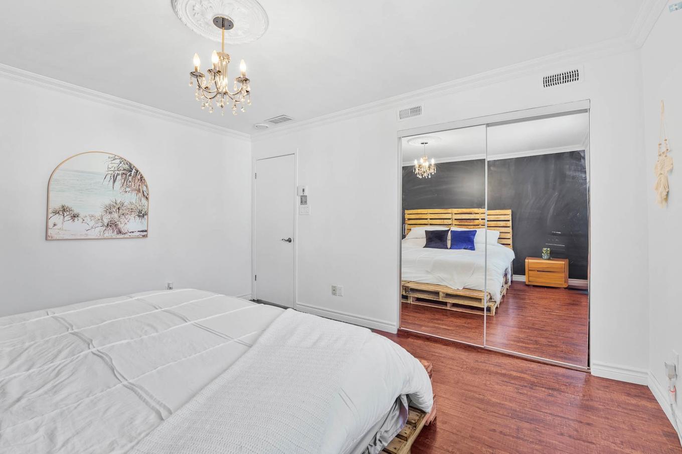Primary bedroom - 1058 - 1060 Rue Notre-Dame, Saint-Sulpice, QC - Indoor Photo Showing Bedroom