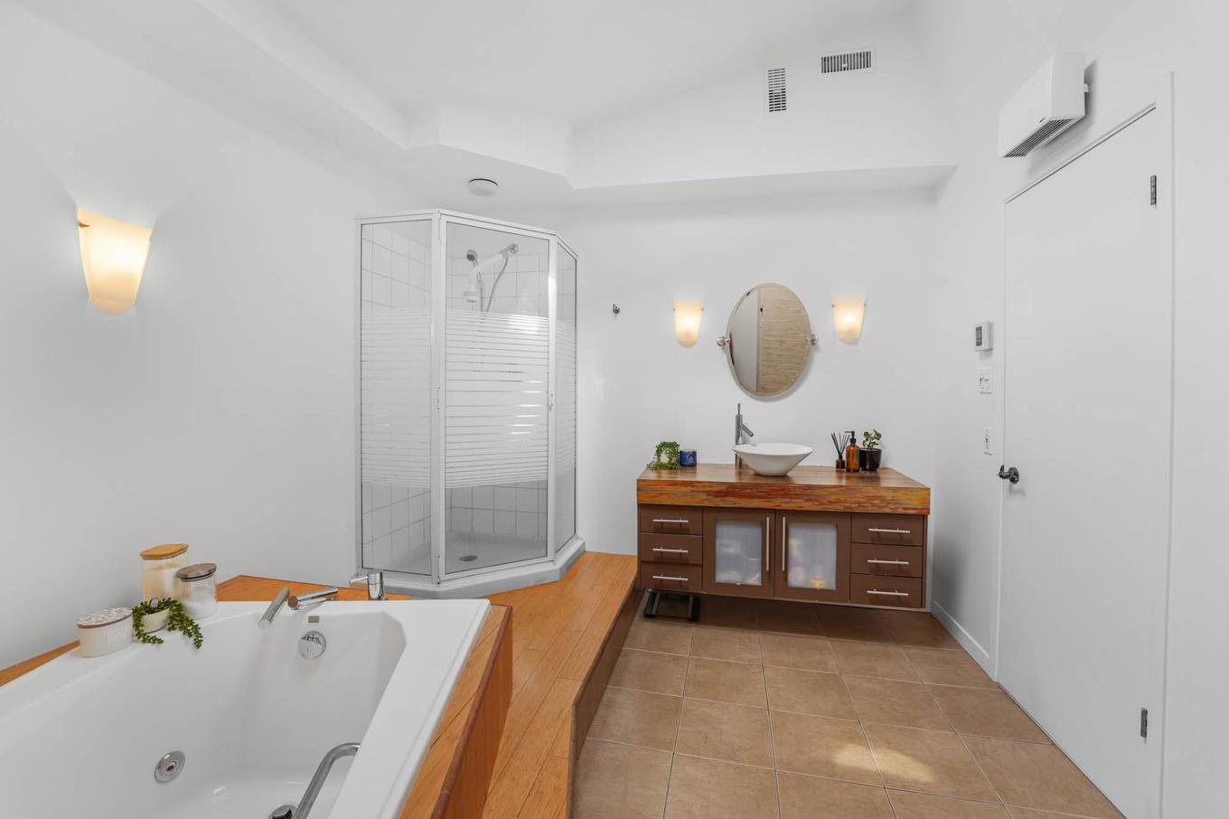 Bathroom - 1058 - 1060 Rue Notre-Dame, Saint-Sulpice, QC - Indoor Photo Showing Bathroom