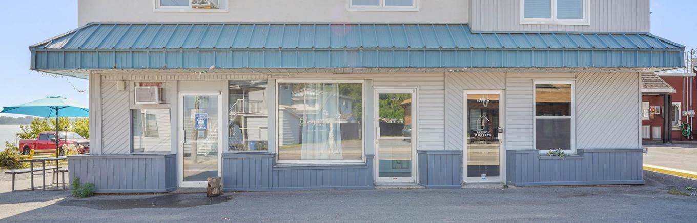 Commerce - 1058 - 1060 Rue Notre-Dame, Saint-Sulpice, QC - Outdoor