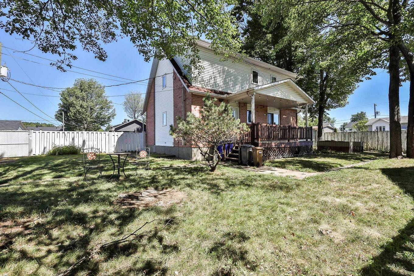 Extérieur - 2 Rue Diotte, Gatineau (Buckingham), QC - Outdoor With Deck Patio Veranda