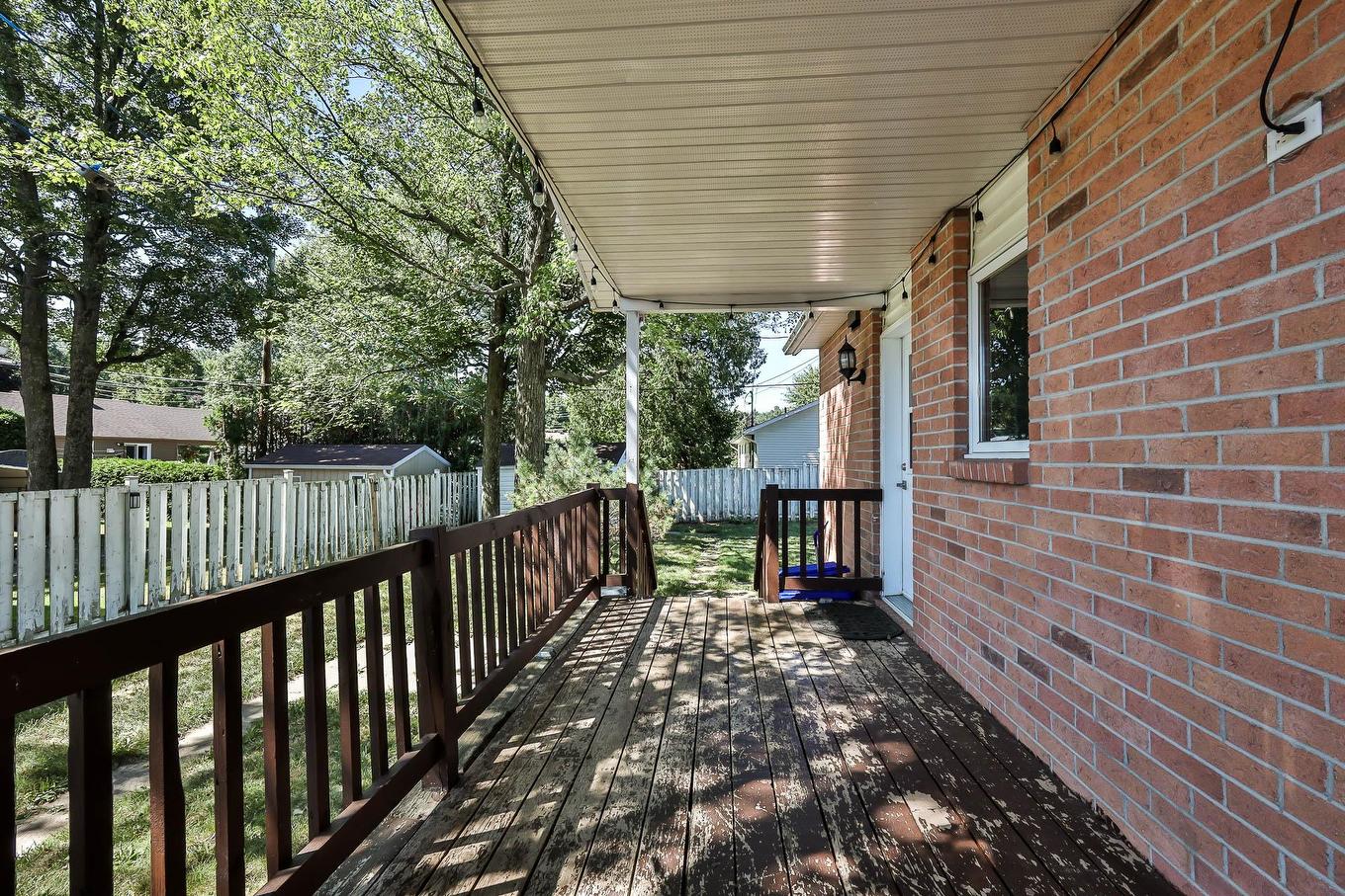 Terrasse - 2 Rue Diotte, Gatineau (Buckingham), QC - Outdoor With Exterior