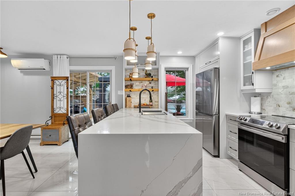 52 Herman, Dieppe, NB