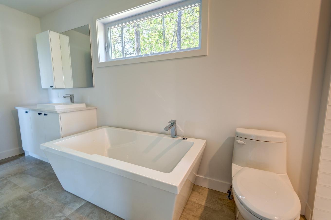 Salle de bains attenante à la CCP - 8726 Rue De Touraine, Sorel-Tracy, QC - Indoor Photo Showing Bathroom