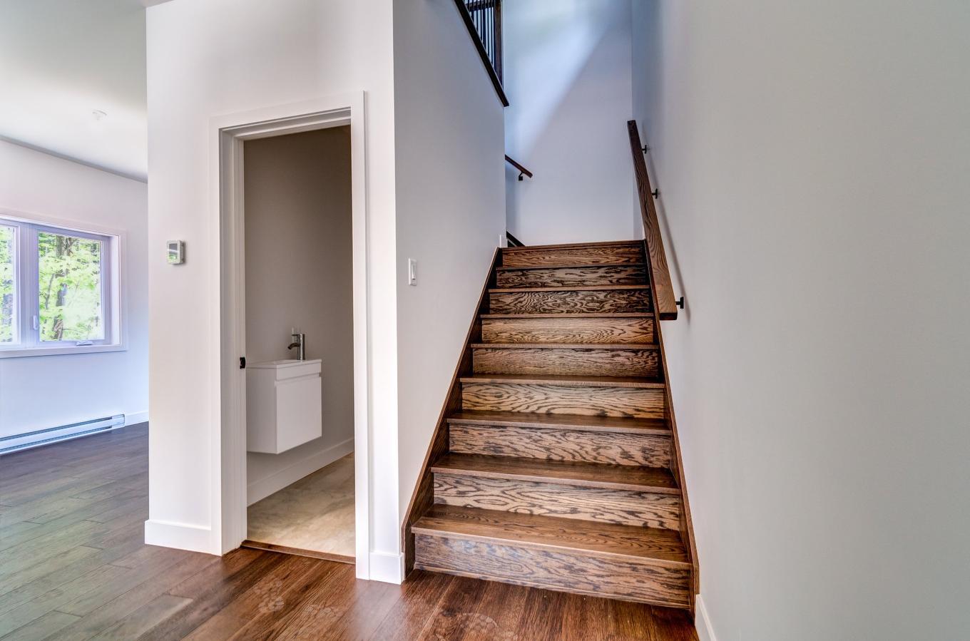 Escalier - 6027 Rue De La Rochelle, Sorel-Tracy, QC - Indoor Photo Showing Other Room