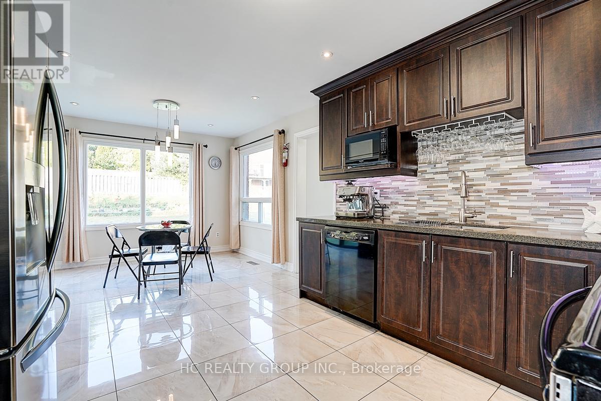 19 Delancey Crescent, Markham, ON - Indoor Photo Showing Kitchen