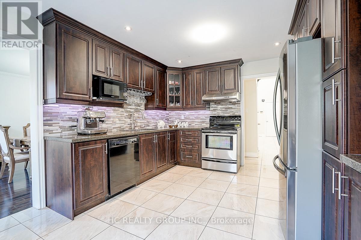 19 Delancey Crescent, Markham, ON - Indoor Photo Showing Kitchen
