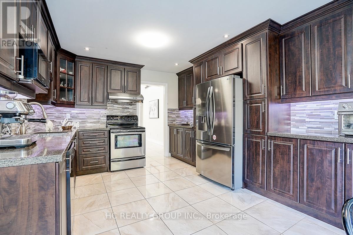 19 Delancey Crescent, Markham, ON - Indoor Photo Showing Kitchen