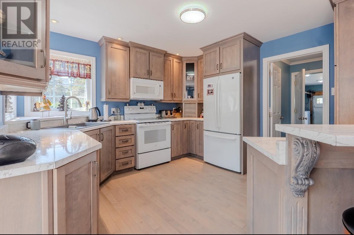 40 Main Road, Bristol'S Hope, NL - Indoor Photo Showing Kitchen