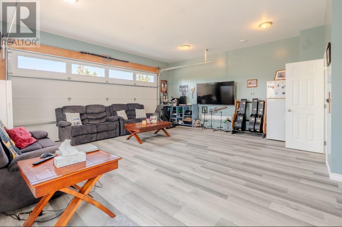 40 Main Road, Bristol'S Hope, NL - Indoor Photo Showing Living Room