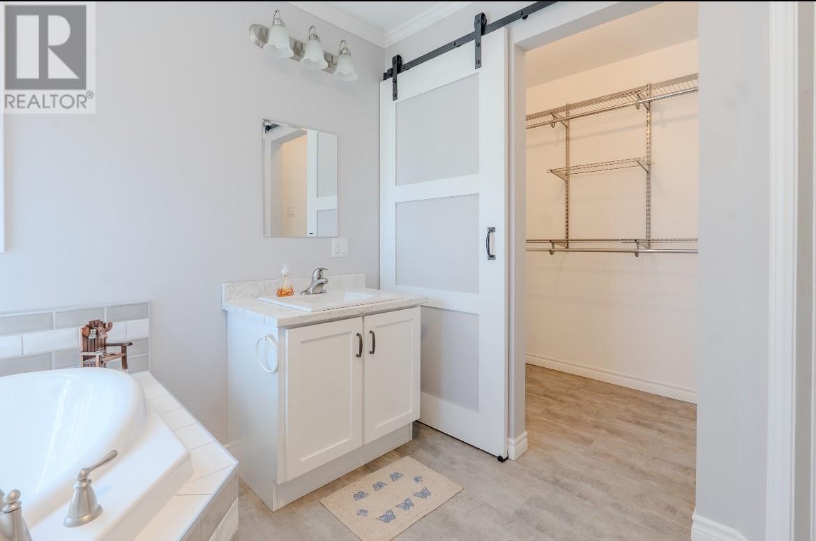 40 Main Road, Bristol'S Hope, NL - Indoor Photo Showing Bathroom