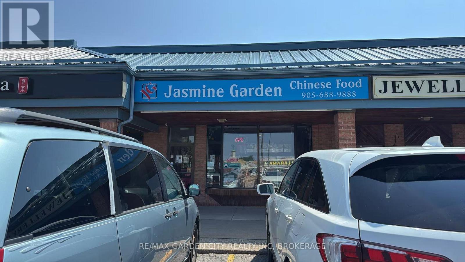 7 - 100 Fourth Avenue, St. Catharines (Ridley), ON