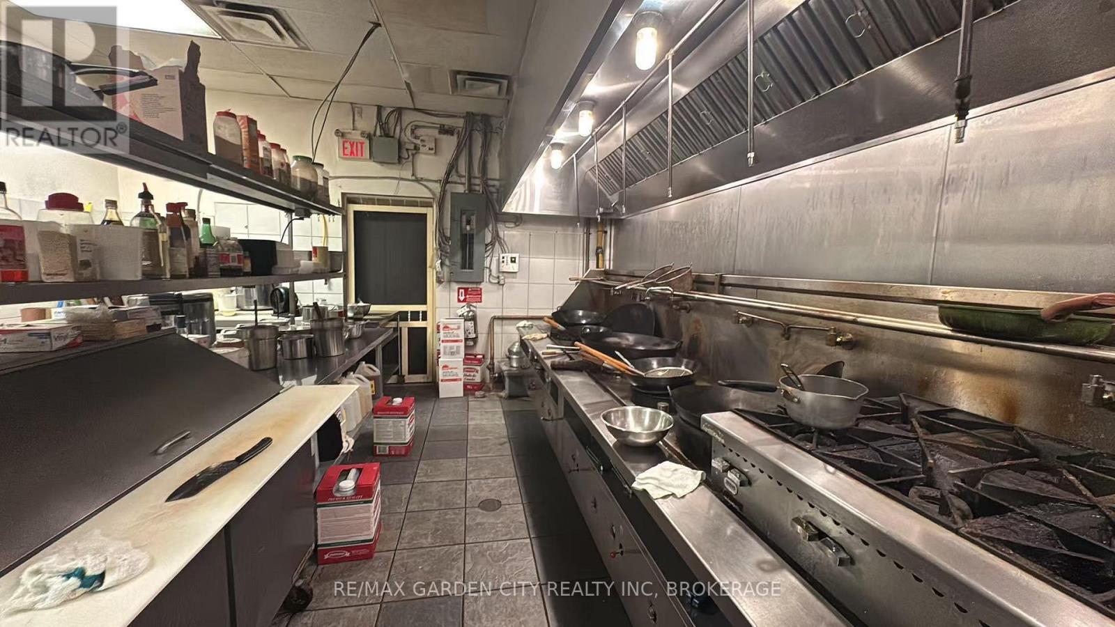 7 - 100 Fourth Avenue, St. Catharines (Ridley), ON