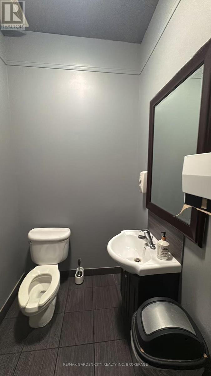 7 - 100 Fourth Avenue, St. Catharines (Ridley), ON