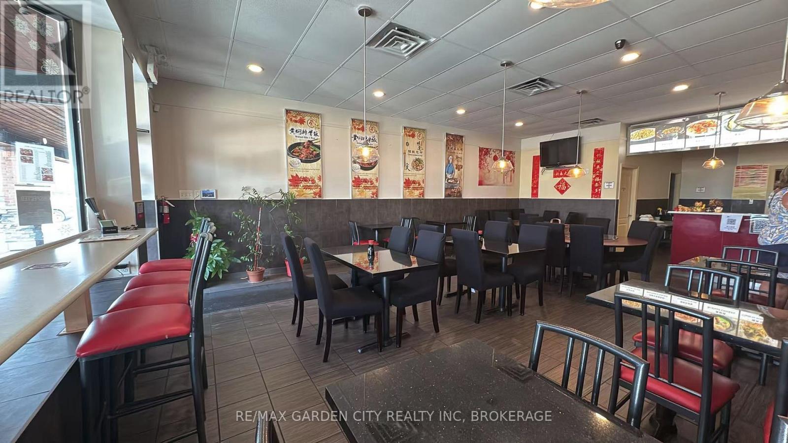 7 - 100 Fourth Avenue, St. Catharines (Ridley), ON