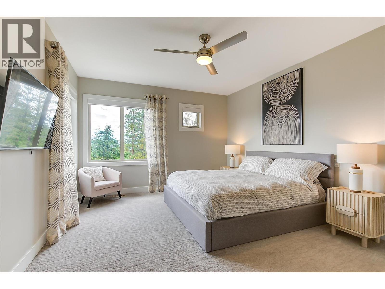 514 Quartz Crescent Unit# 6, Kelowna, BC - Indoor Photo Showing Bedroom