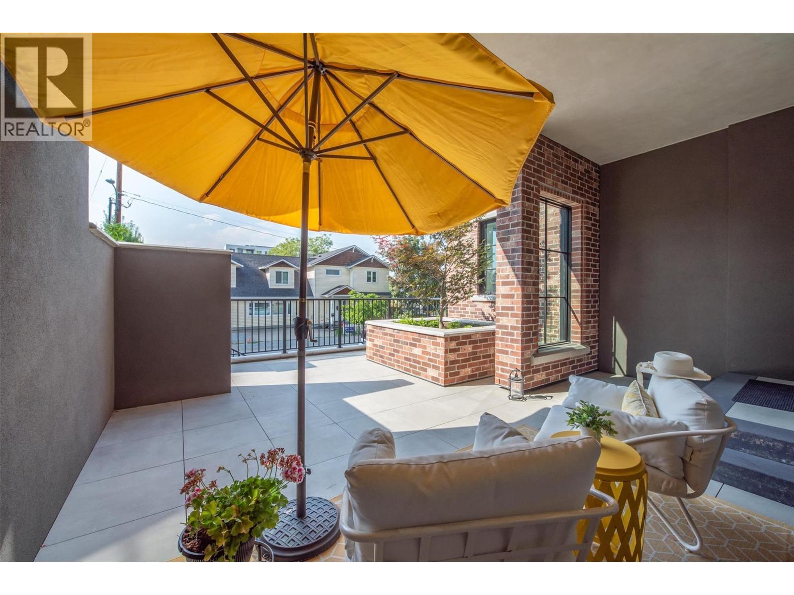 450 Groves Avenue Unit# 102, Kelowna, BC - Outdoor With Deck Patio Veranda With Exterior