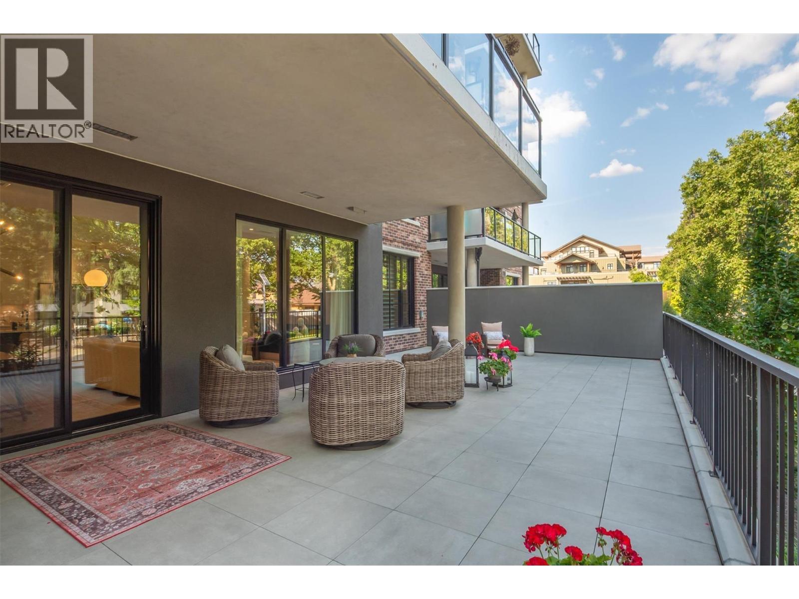 450 Groves Avenue Unit# 102, Kelowna, BC - Outdoor With Deck Patio Veranda