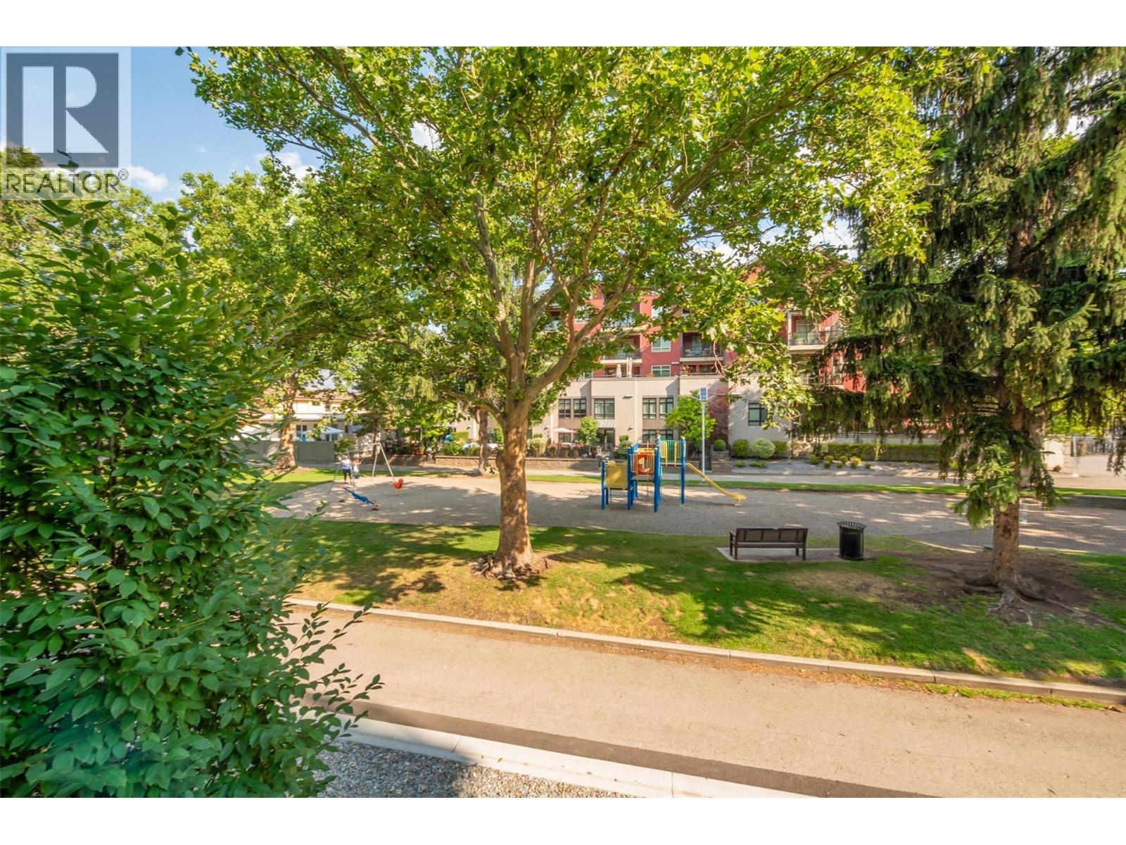 450 Groves Avenue Unit# 102, Kelowna, BC - Outdoor