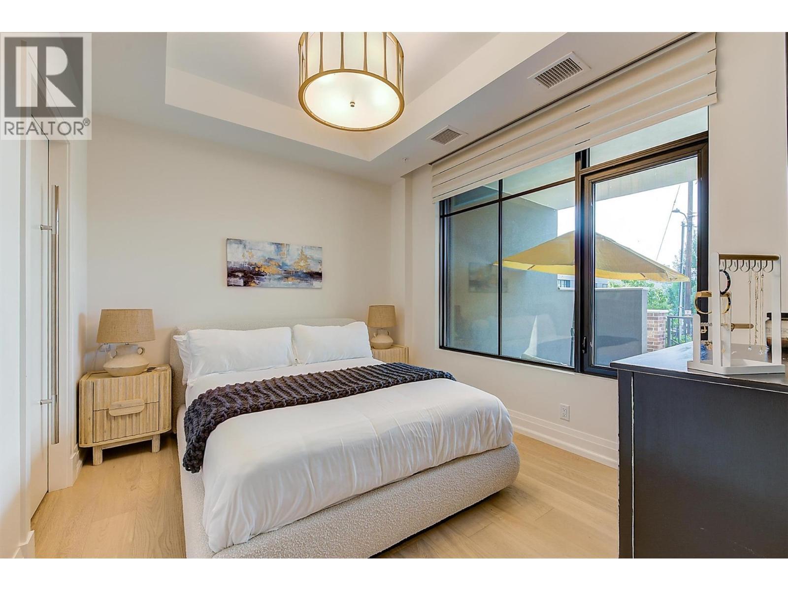 450 Groves Avenue Unit# 102, Kelowna, BC - Indoor Photo Showing Bedroom