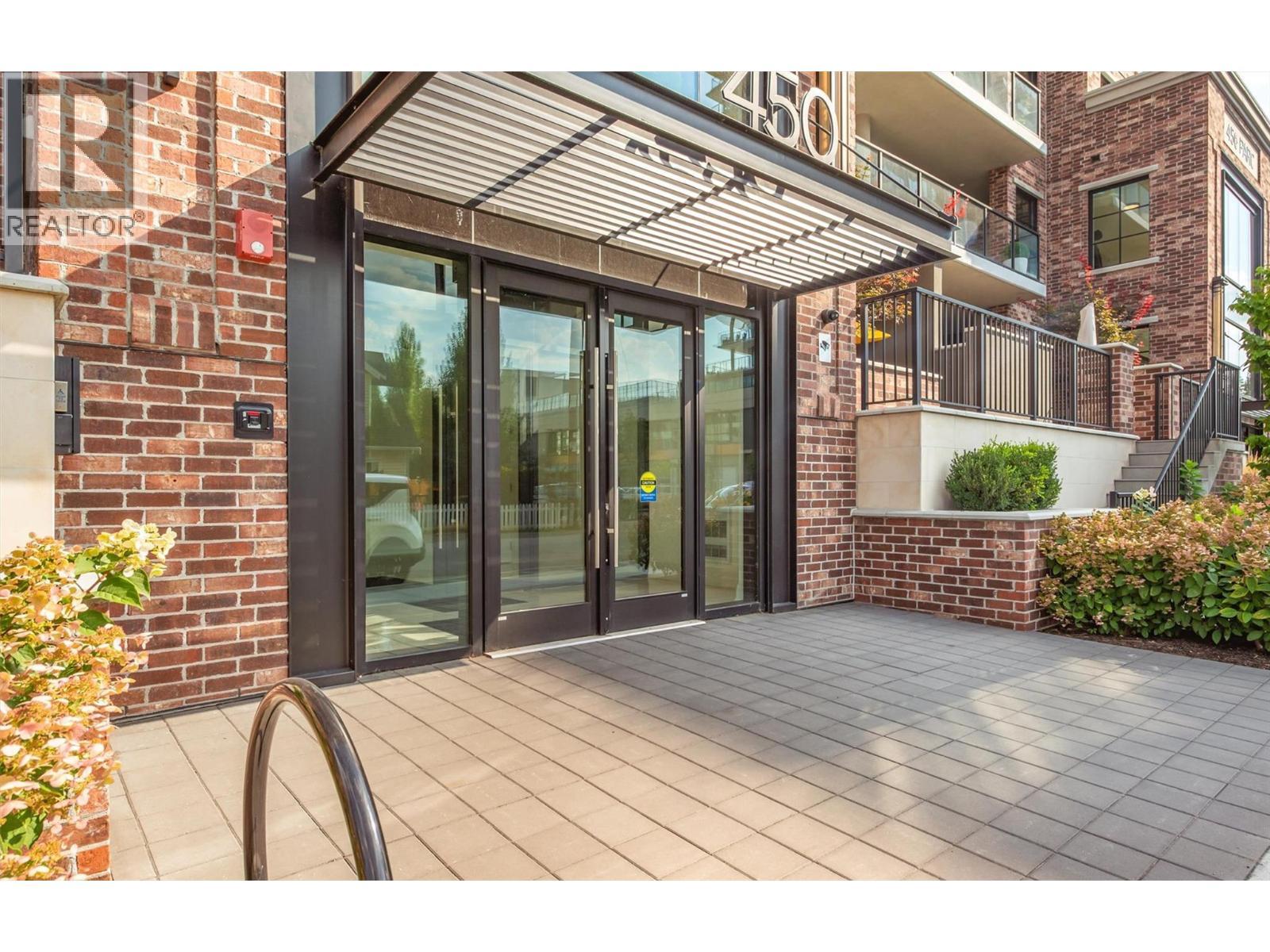 450 Groves Avenue Unit# 102, Kelowna, BC - Outdoor