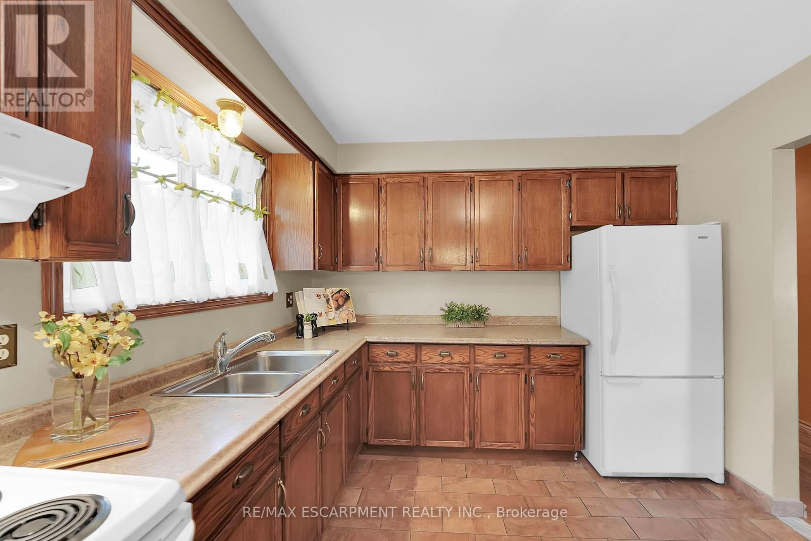 11 Pinard Street, Hamilton, ON - Indoor Photo Showing Kitchen With Double Sink