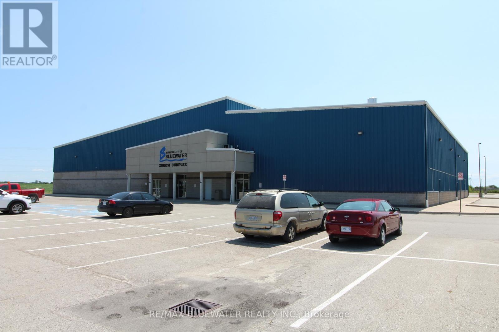 11 Mill Avenue, Bluewater (Zurich), ON - Outdoor