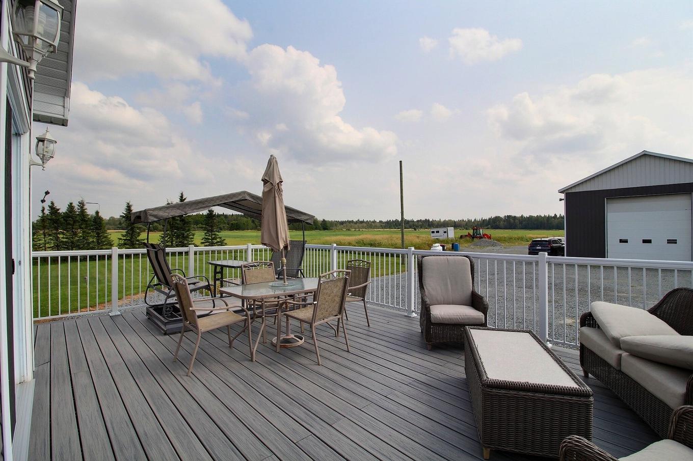 Terrasse - 343 - 345 Route 111, Val-D'Or, QC