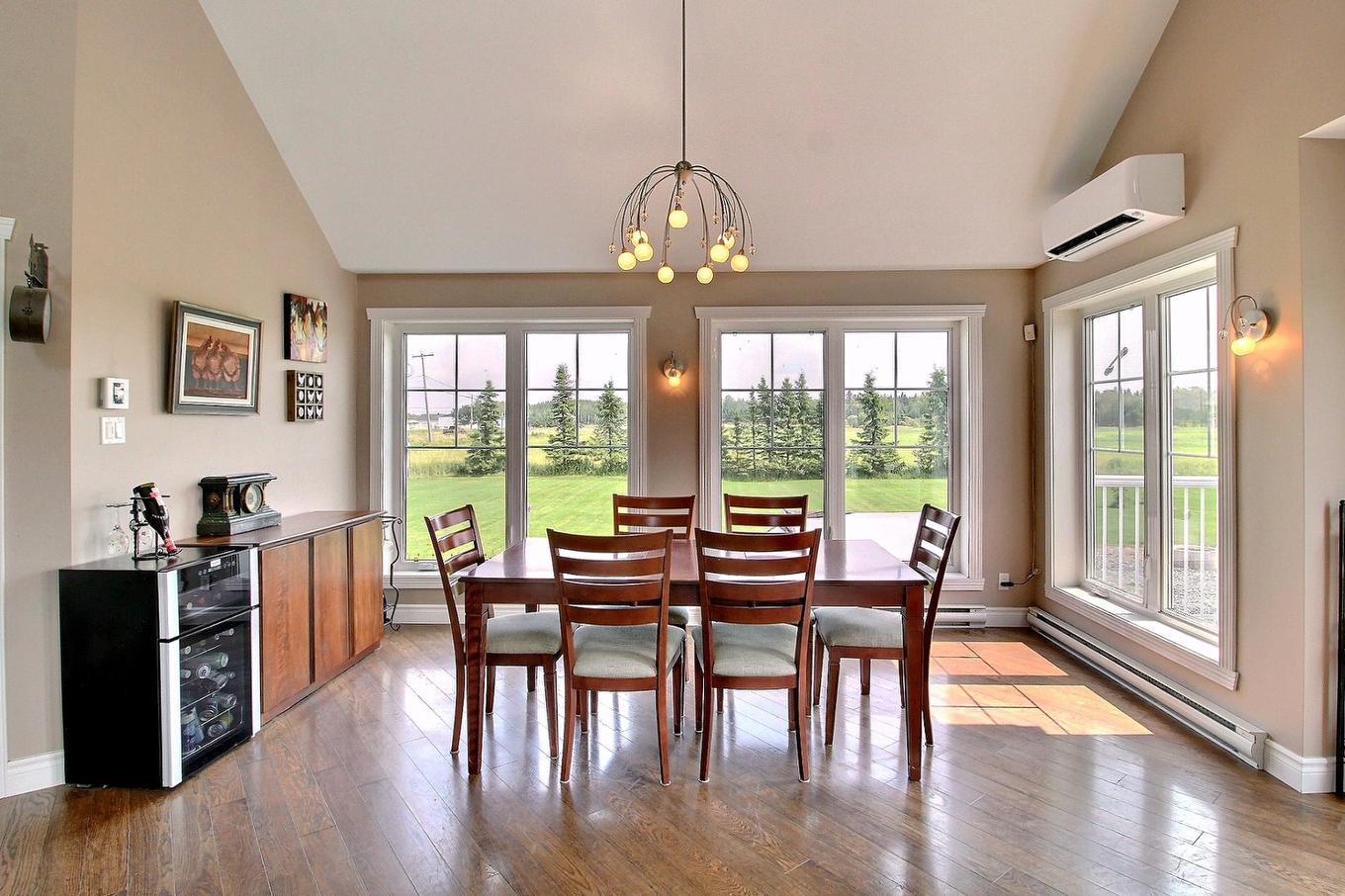 Salle à manger - 343 - 345 Route 111, Val-D'Or, QC