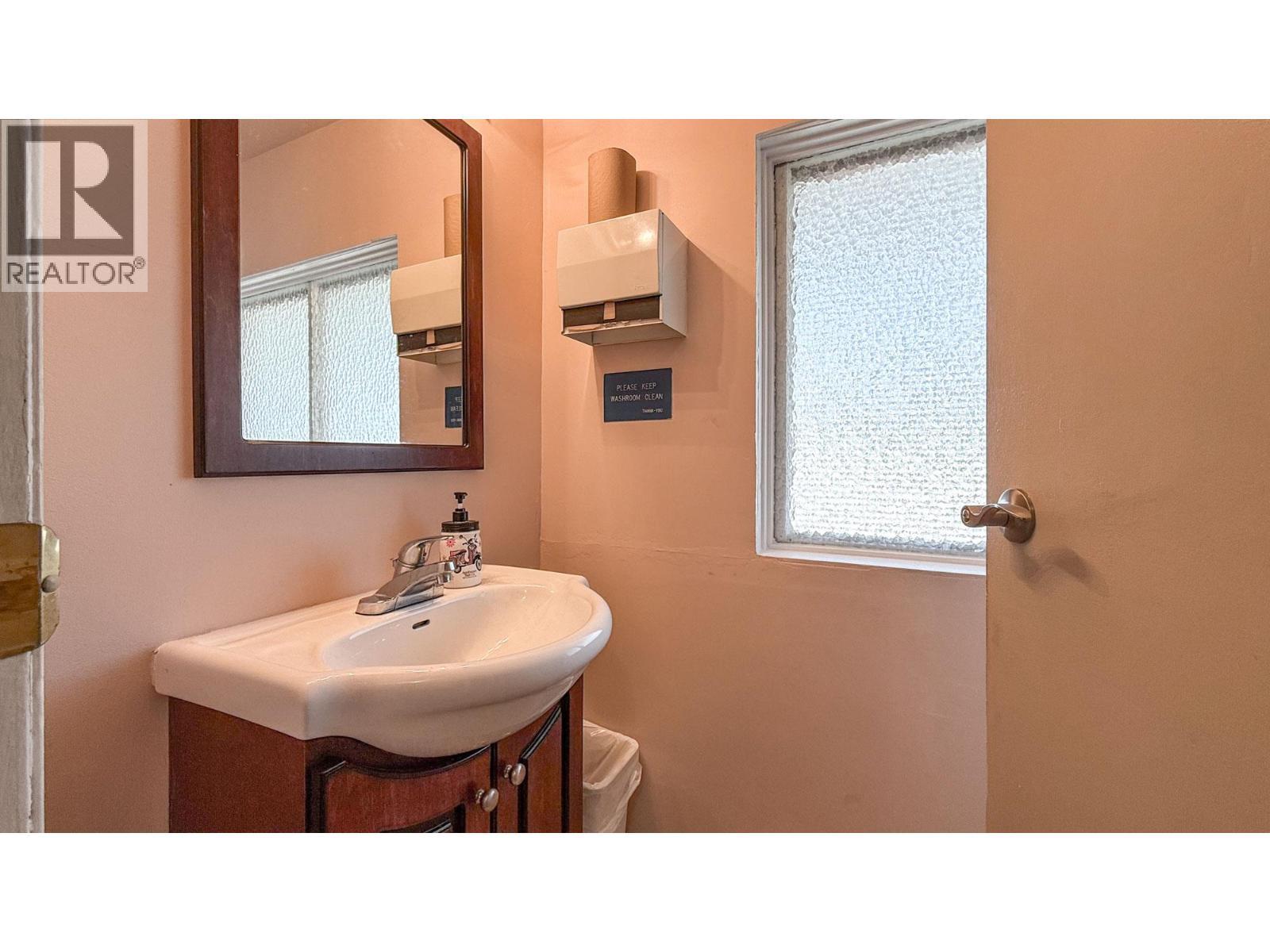 1359 Sutherland Avenue, Kelowna, BC