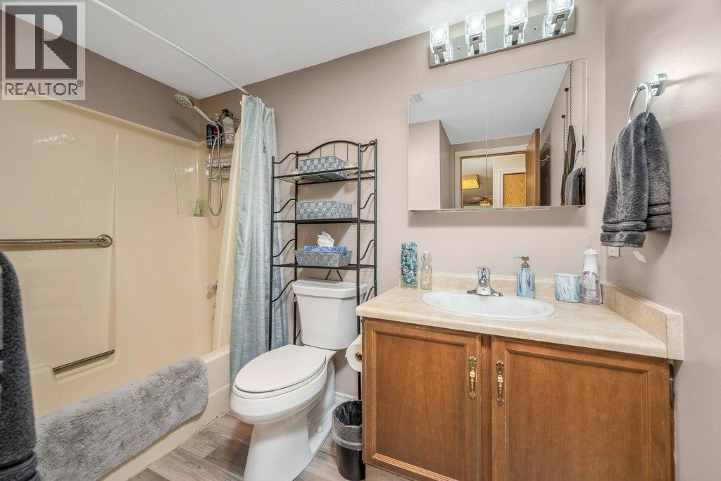3608 27 Avenue Unit# 201 Lot# 21, Vernon, BC - Indoor Photo Showing Bathroom
