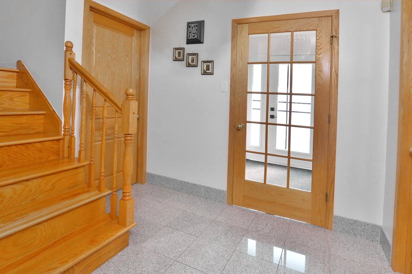 Hall d'entrée/Vestibule - 209 55E Avenue, Montréal (Lachine), QC - Indoor Photo Showing Other Room