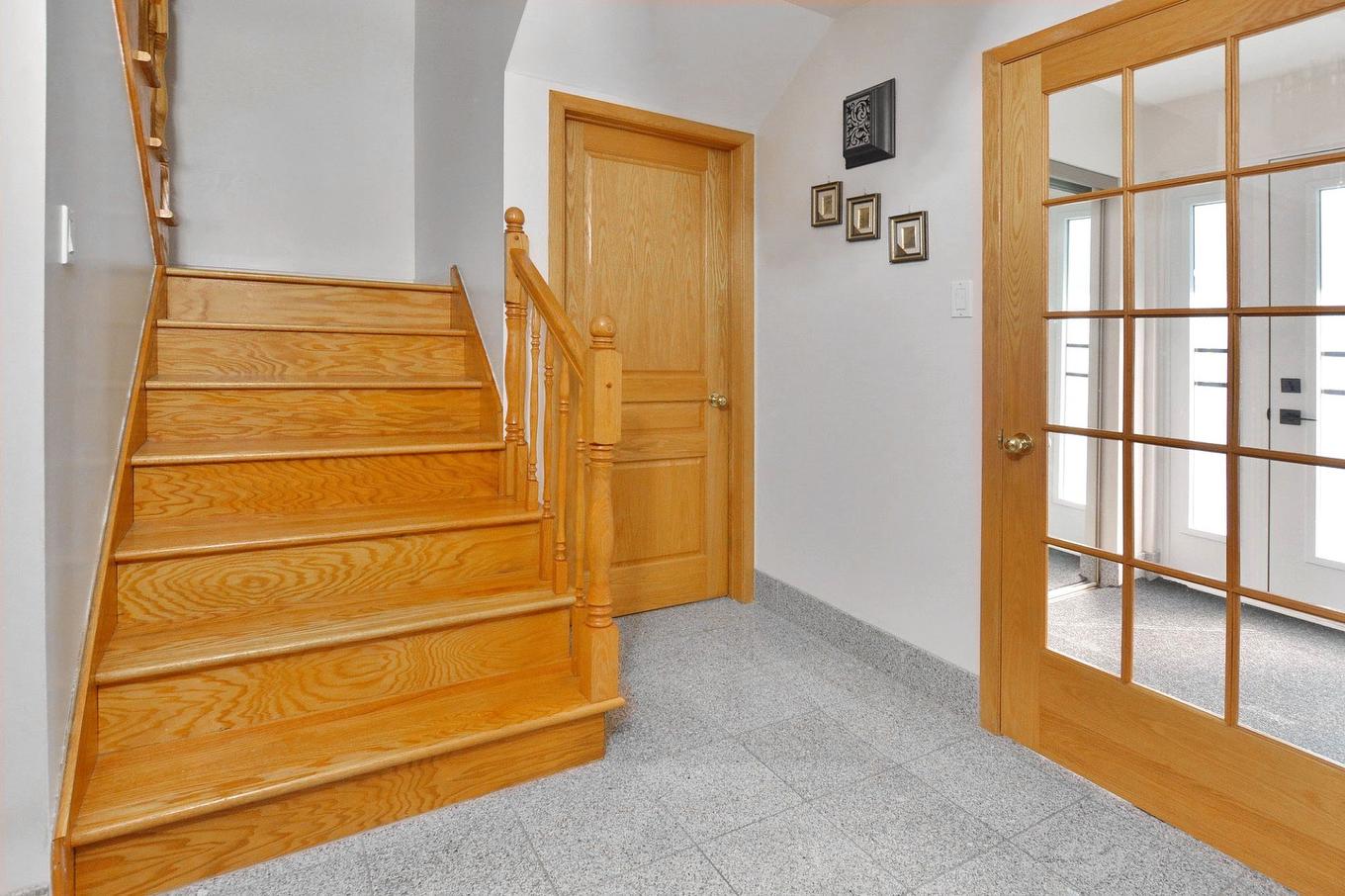 Hall d'entrée/Vestibule - 209 55E Avenue, Montréal (Lachine), QC - Indoor Photo Showing Other Room