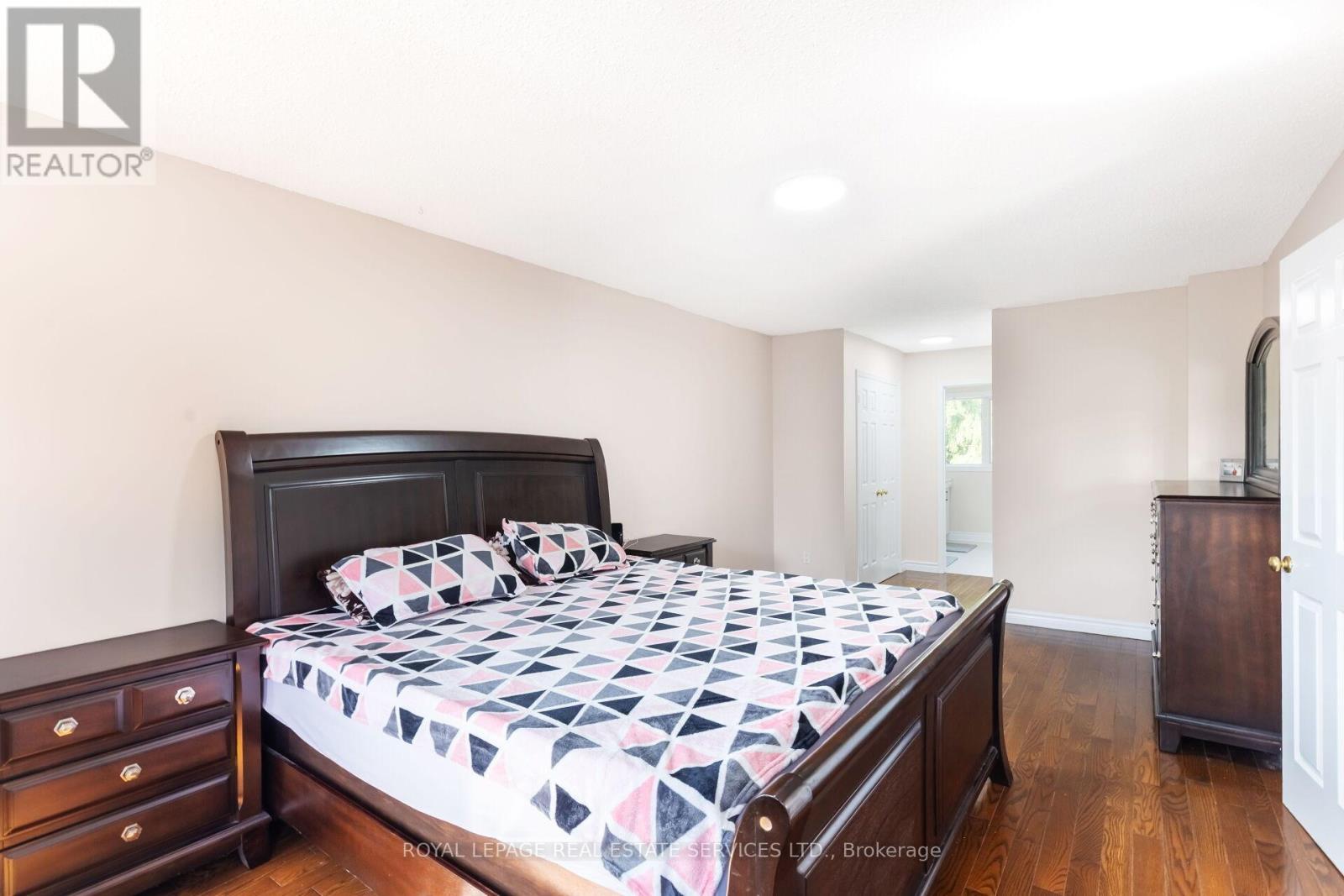 18 Tremont Court, Brampton, ON - Indoor Photo Showing Bedroom