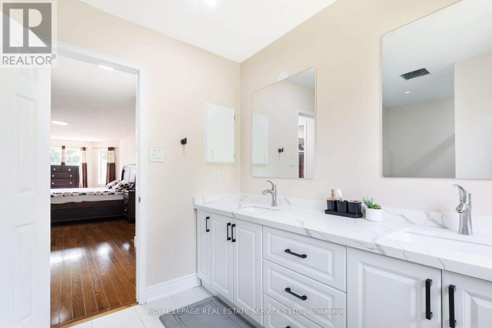 18 Tremont Court, Brampton, ON - Indoor Photo Showing Bathroom