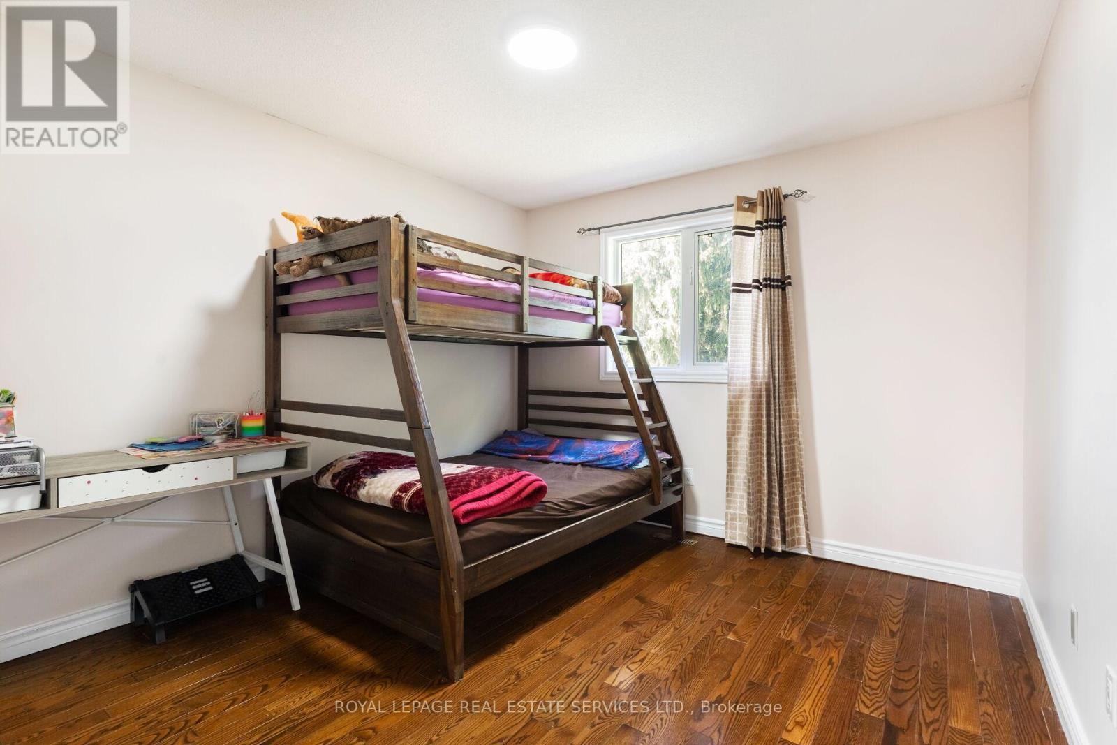 18 Tremont Court, Brampton, ON - Indoor Photo Showing Bedroom