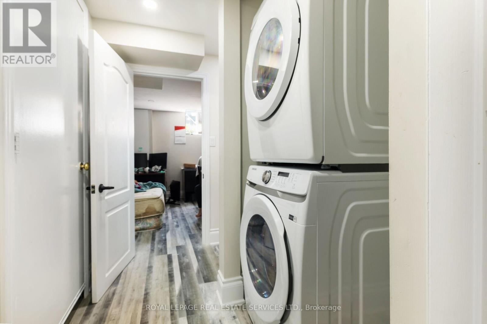 18 Tremont Court, Brampton, ON - Indoor Photo Showing Laundry Room