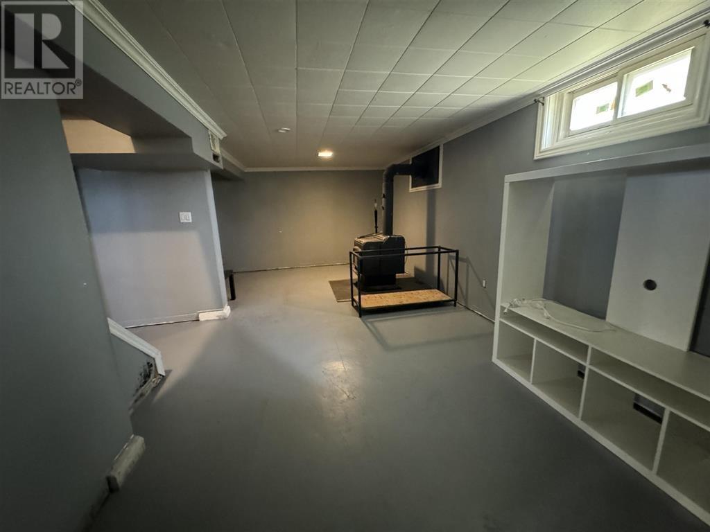 46 Neebig Avenue, Manitouwadge, ON - Indoor