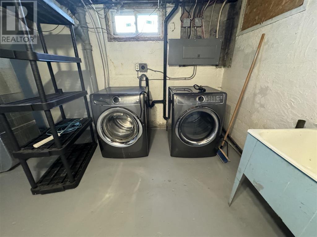 46 Neebig Avenue, Manitouwadge, ON - Indoor Photo Showing Laundry Room