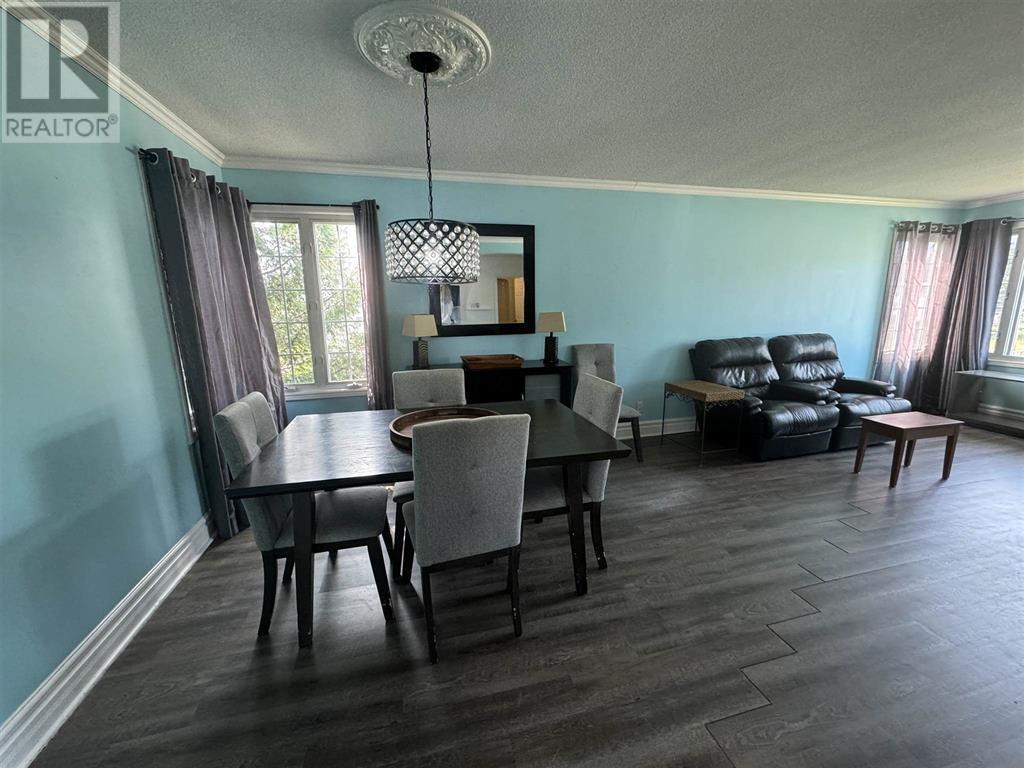 46 Neebig Avenue, Manitouwadge, ON - Indoor Photo Showing Dining Room