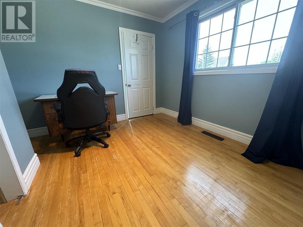 46 Neebig Avenue, Manitouwadge, ON - Indoor