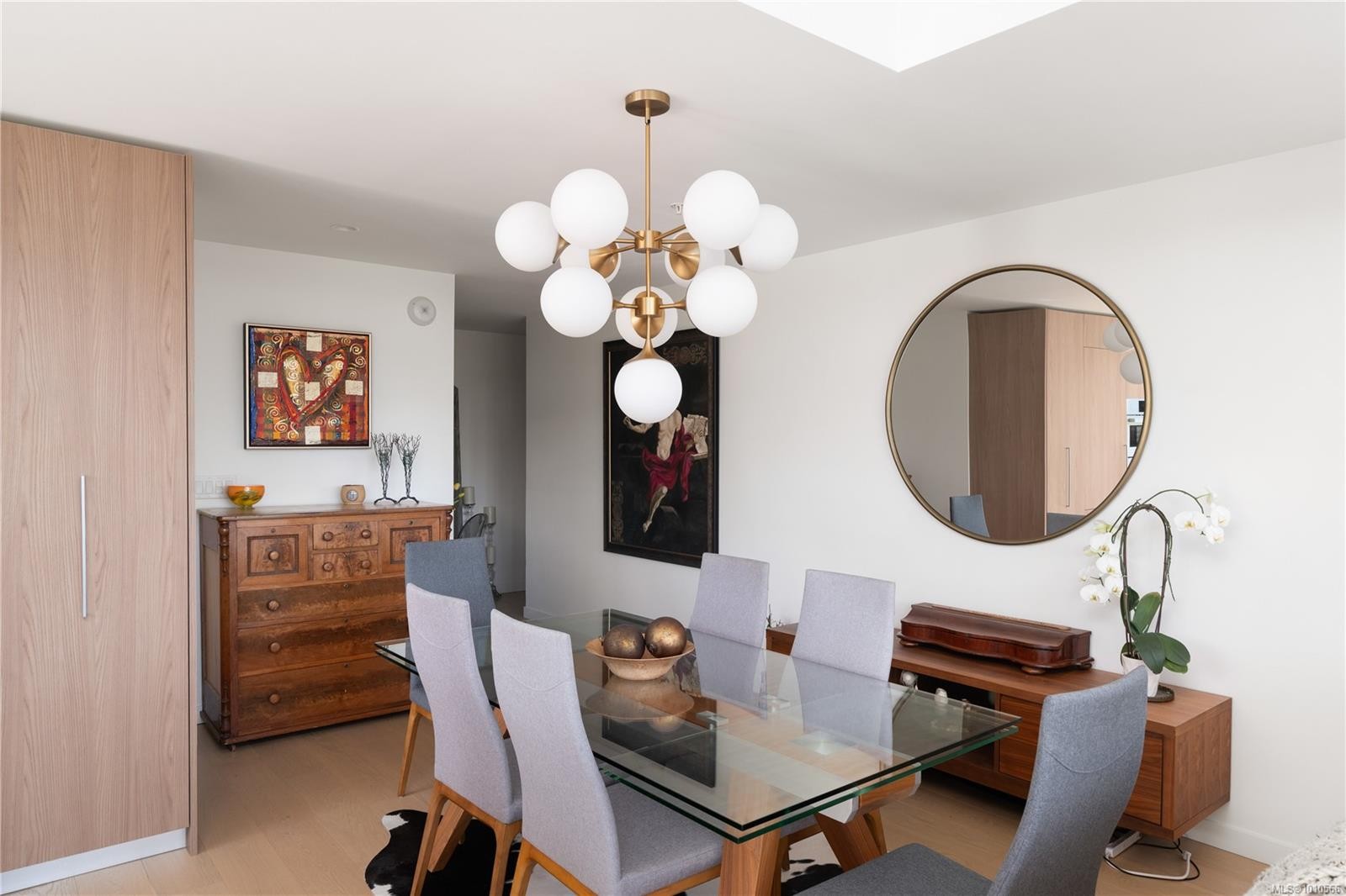 602-2000 Hannington Rd, Langford, BC - Indoor Photo Showing Dining Room