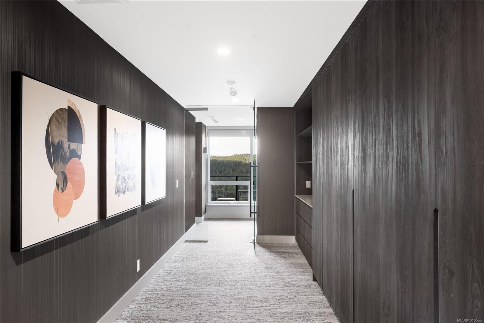 602-2000 Hannington Rd, Langford, BC - Indoor Photo Showing Other Room