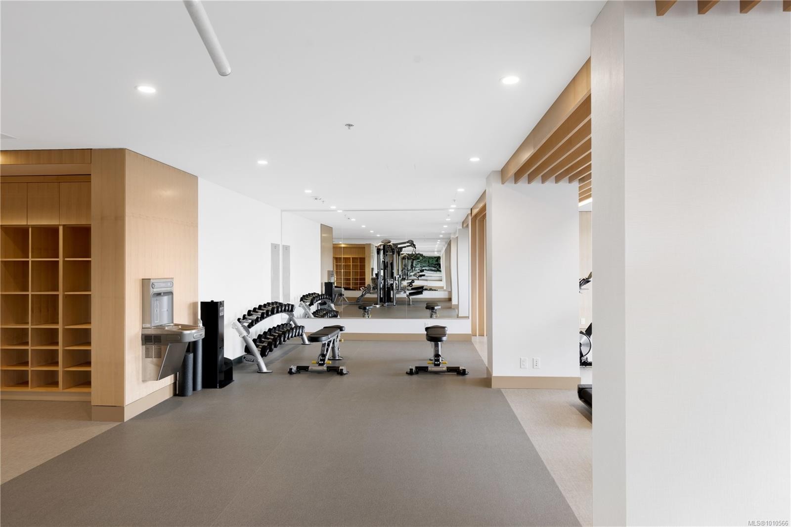 602-2000 Hannington Rd, Langford, BC - Indoor