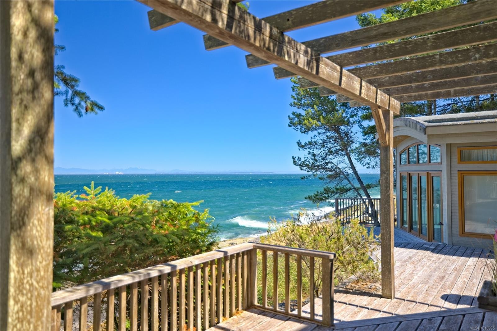 2 37 Salamanca Rd, Galiano Island, BC